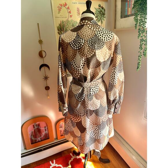 Vintage 1970s Polka Dot Scallop Print Belted Sheath Dress - Picture 2 of 4